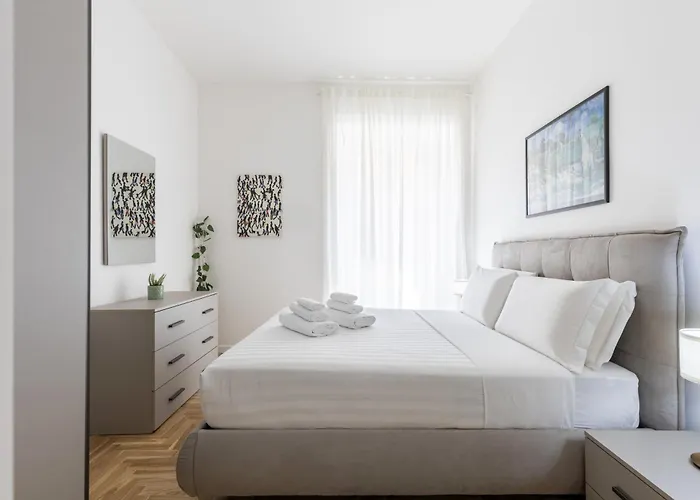 Hostly-the Montebello Suite-near Trevi דירה