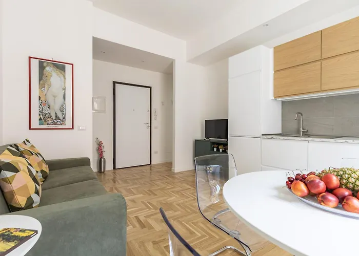 Hostly-the Montebello Suite-near Trevi דירה *